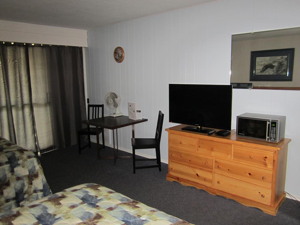Lakeside Motel Williams Lake Eksteriør billede