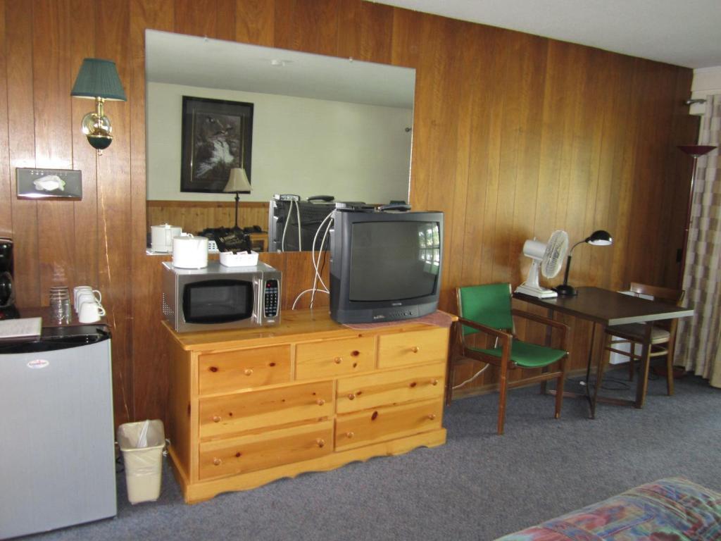 Lakeside Motel Williams Lake Eksteriør billede